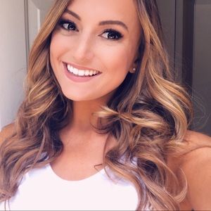 Meet your Posher, Nicole